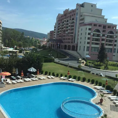 Plaza 17 Apartman