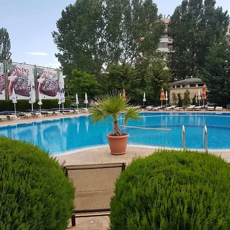Plaza 17 Apartman Napospart