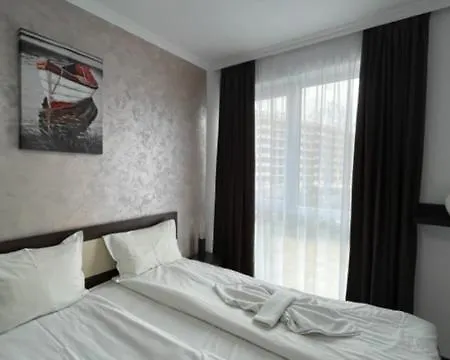 Plaza 17 Apartman Napospart