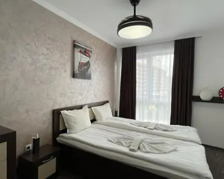 Apartman Plaza 17 Napospart