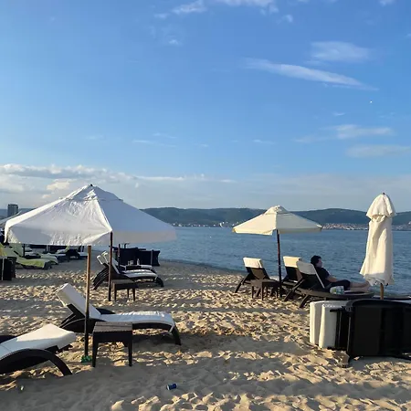 Apartman Plaza 17 *