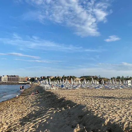 Plaza 17 Apartman Napospart
