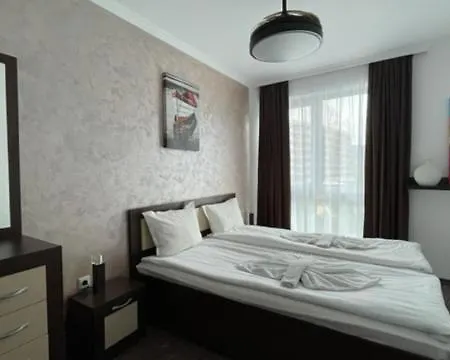 Plaza 17 Apartment