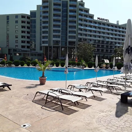Apartment Plaza 17 *
